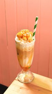 Iced Salted Caramel Latte | Cocuiza Brunch & Coffee Chueca Madrid